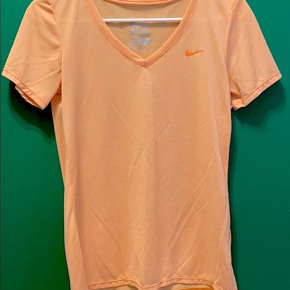 Striped dry fit Nike t-shirt